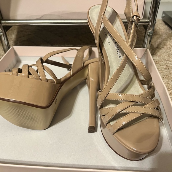 Chinese Laundry Shoes - New Without Tag Tan Chinese Laundry Heels size 5.5